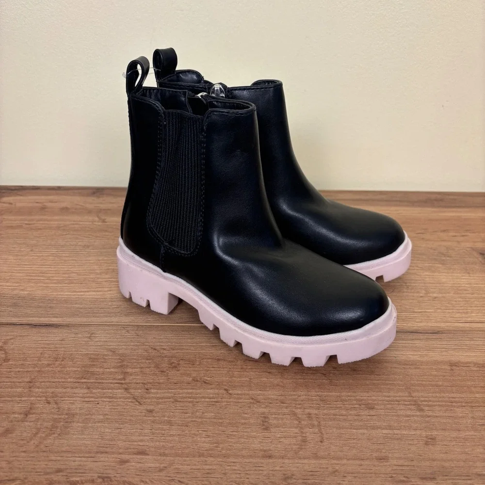 MARC FISHER Neely Chelsea Ankle Boots Black Kids Size 11 Lug Sole Side Zipper